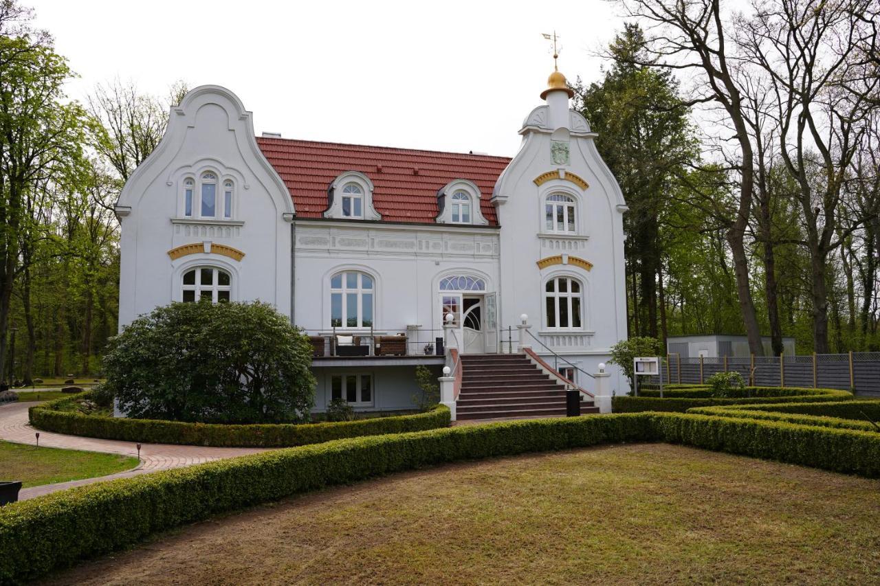 Jagdschloesschen Schwartow Hotel Бойценбург Екстериор снимка